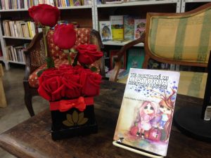 Lee más sobre el artículo «DESPERTAR AL MUNDO DE LAS IDEAS» fragmento de «Te contaré mi historia mientras llueve» de Audrey Delgado y Carlos Henríquez