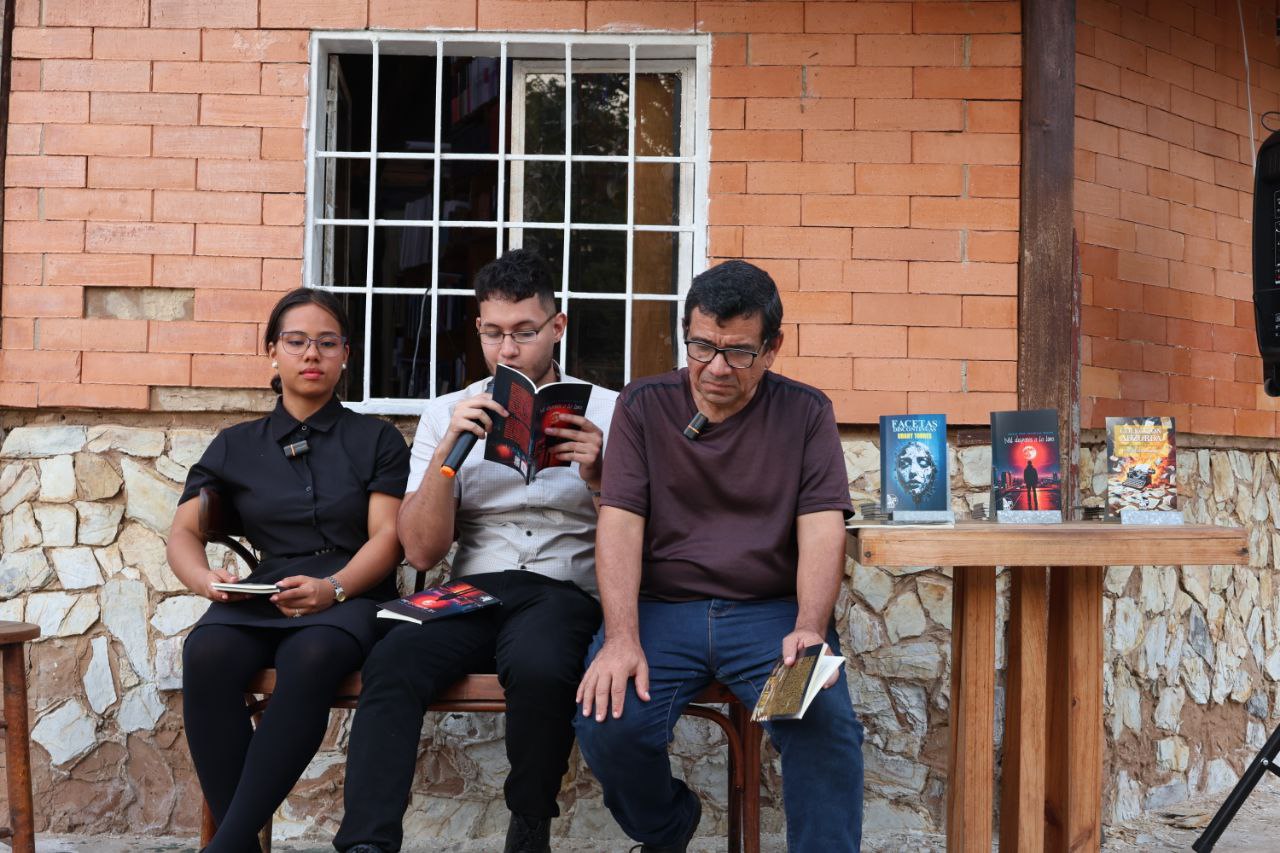 Lee más sobre el artículo Tres nuevas voces para la poesía zuliana: Uraní Torres, Carlos Gutiérrez y Tito Peley se suman al catálogo de Sultana del Lago Editores