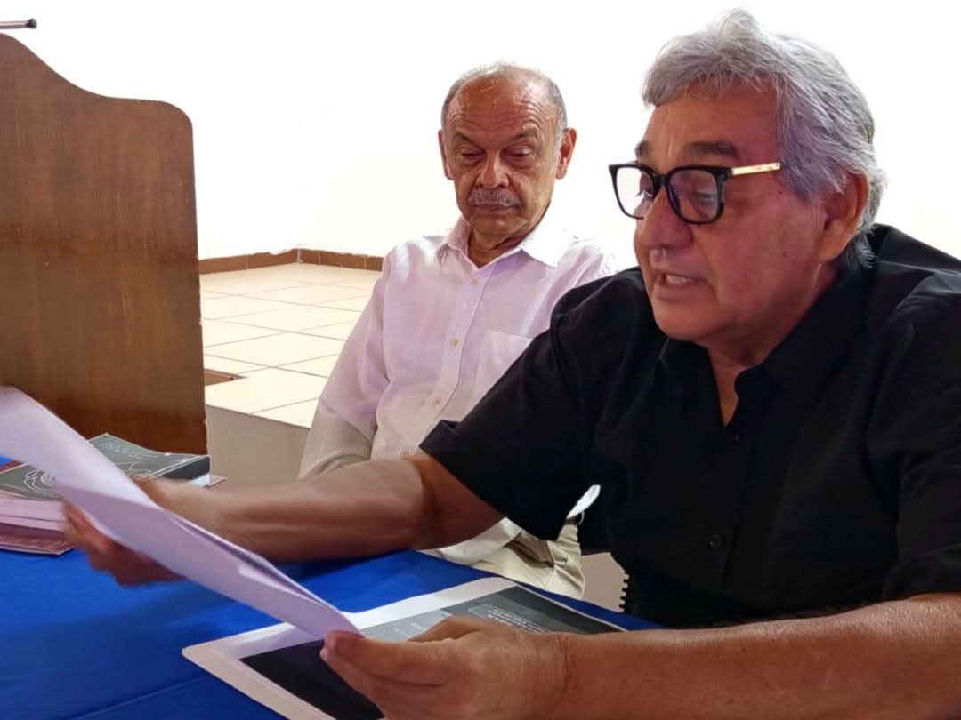 Lee más sobre el artículo José González Escorche presentó en El Tigre sus más recientes obras: “Gotas del tiempo” y “La señora Himlayer y las cinco burbujas de aire”
