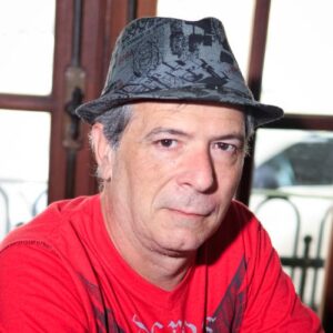 Lee más sobre el artículo ¡Felices 60, Juan Pablo Goñi Capurro! La editorial celebra a un narrador incansable
